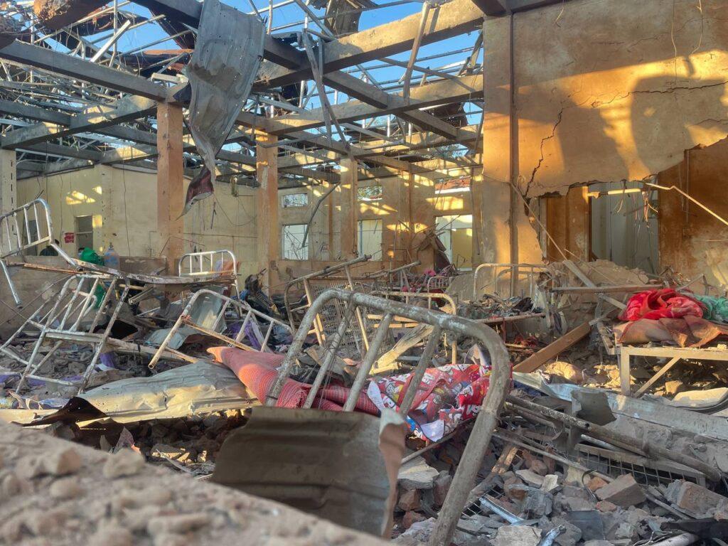 សោកនាដកម្មនៅមីយ៉ាន់ម៉ា៖ យន្តហោះទម្លាក់គ្រាប់បែកលើមន្ទីរពេទ្យ ស្លាប់៣៣នាក់ ក្នុងគ្រាប់កុមារ និងអ្នកជំងឺ