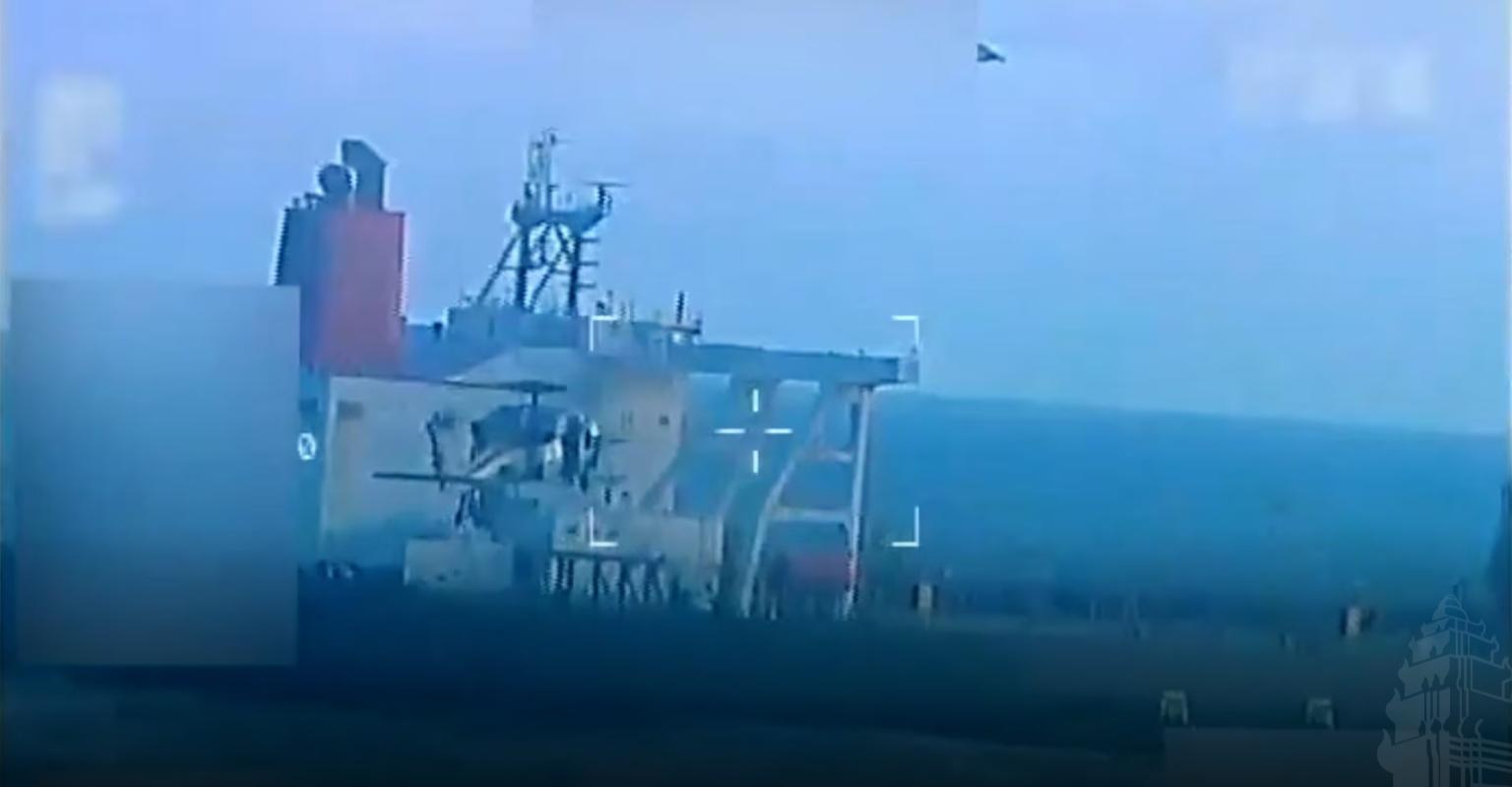 អាមេរិករឹតខ្ជាប់ចាប់កប៉ាល់ប្រេងវេណេហ្ស៊ូអេឡា គំរាមផ្ដួលរបបម៉ាឌូរ៉ូ