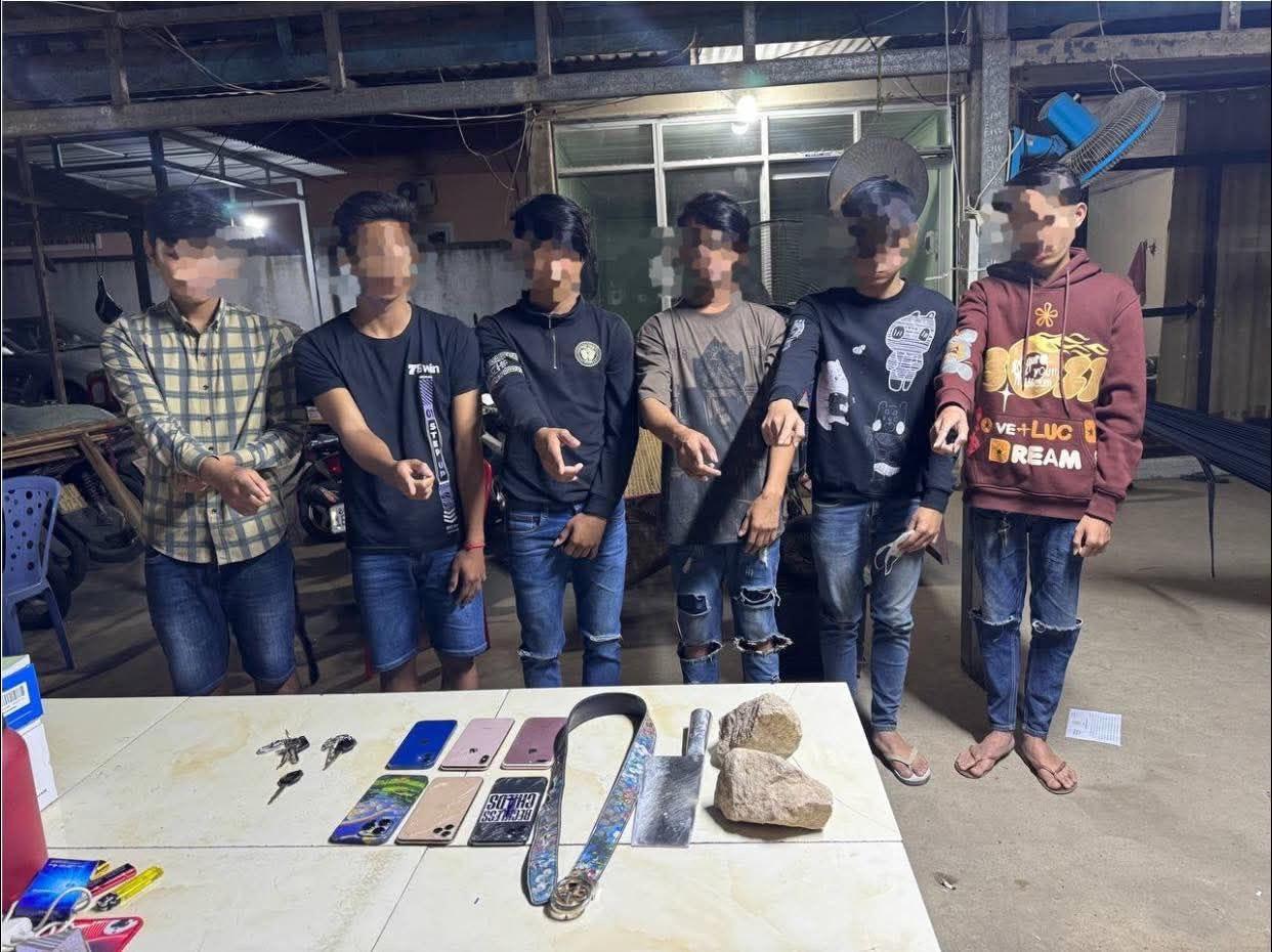 តុលាការខេត្តស្វាយរៀងឃុំខ្លួនយុវជន៦នាក់ ពាក់ព័ន្ធចរចារណ៍អាវុធដើម្បីប្រហារគ្នានៅក្រុងបាវិត