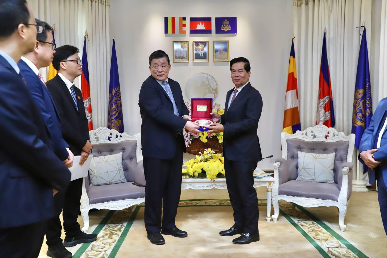 រាជធានីភ្នំពេញនិងខេត្តហ្វូជៀនចិន បង្កើតការិយាល័យពាណិជ្ជកម្មថ្មី ដើម្បីទាក់ទាញការវិនិយោគឱ្យកាន់តែច្រើន