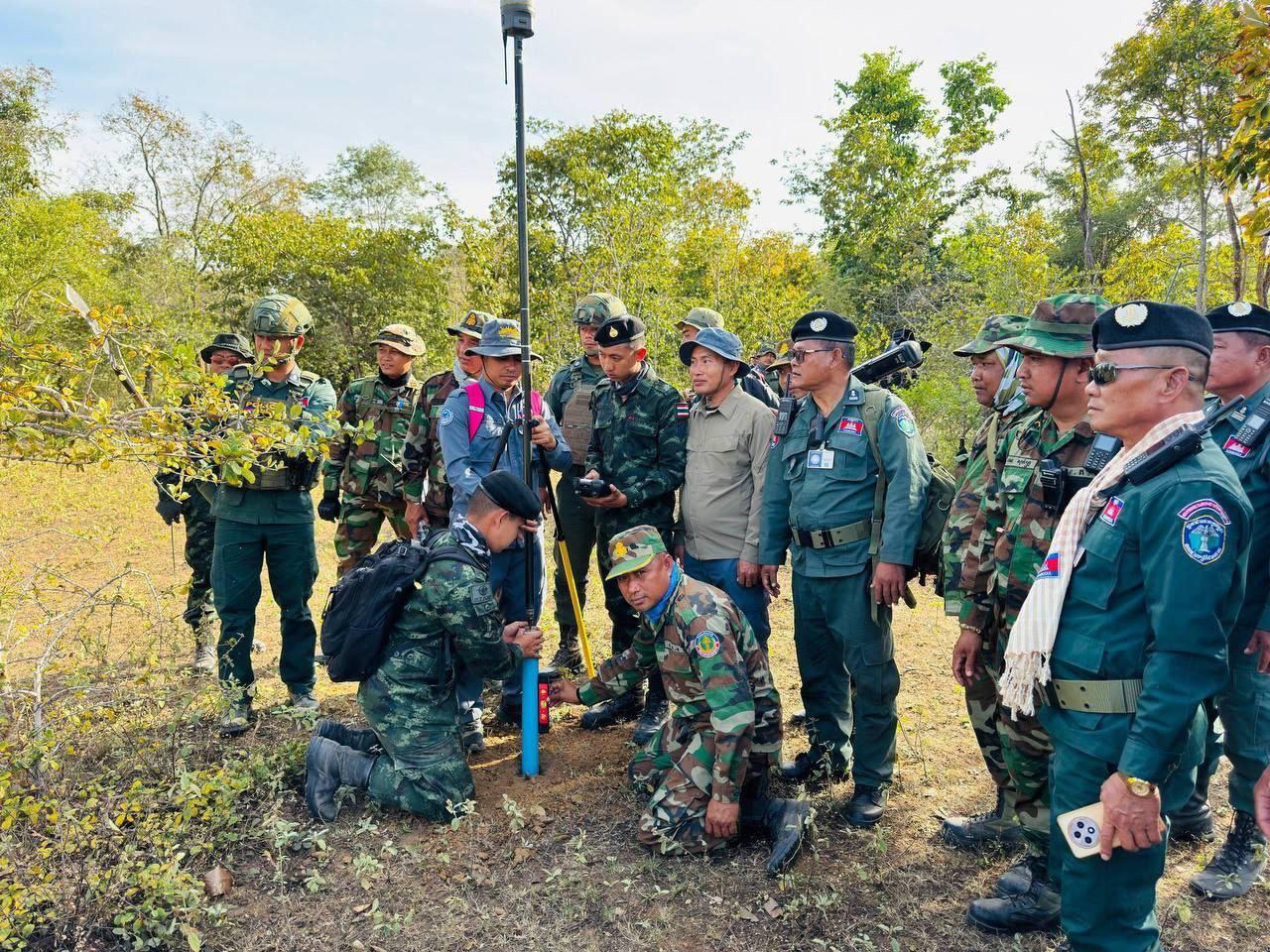 កម្ពុជា-ថៃ បន្តដំណើរការបោះបង្គោលព្រំដែន បានចុះវាស់វែងជិត ៤០បង្គោលរួចហើយ