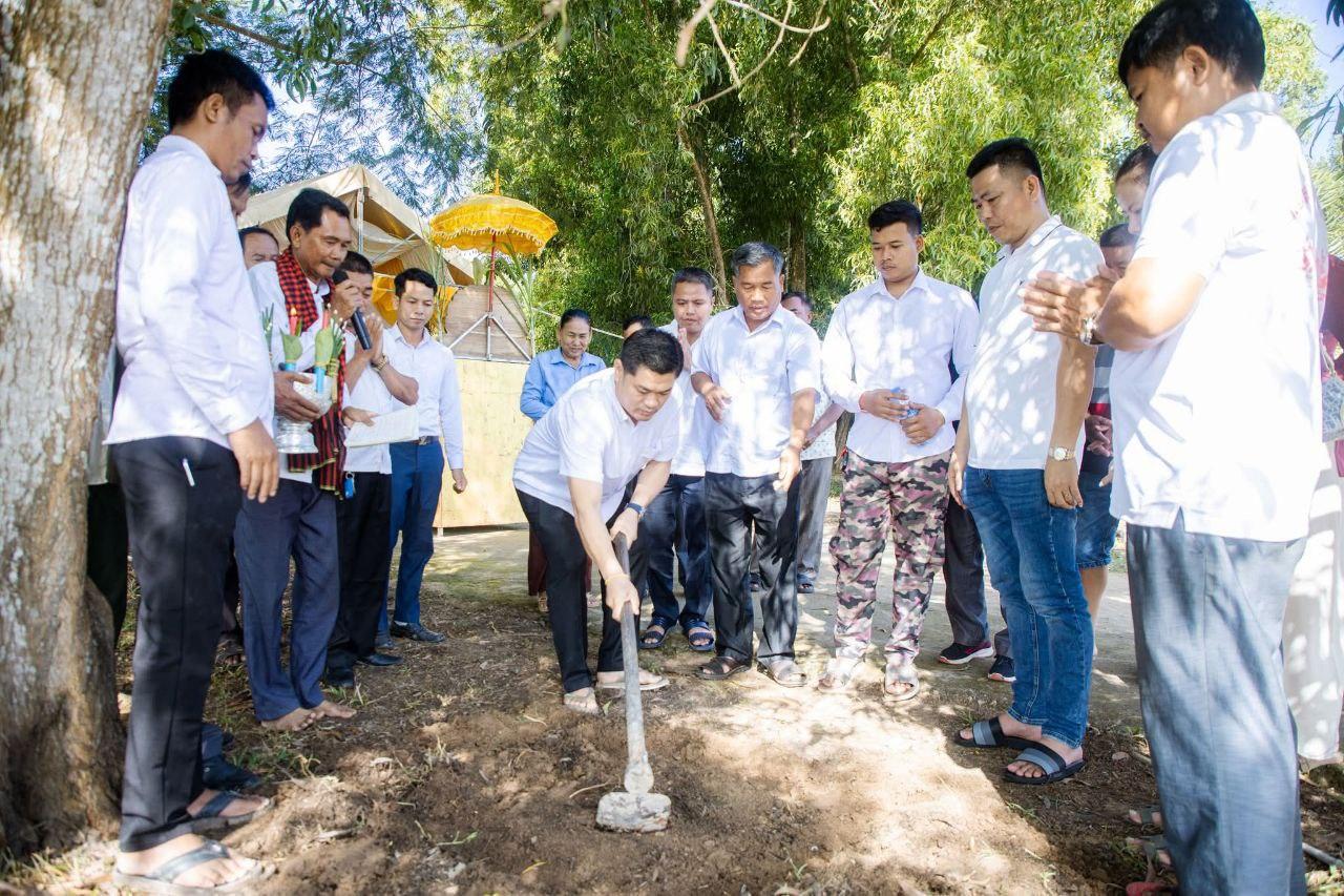 អភិបាលក្រុងបាវិតអញ្ជើញក្រុងពាលីសាងសង់ក្លោងទ្វារបូជនីយដ្ឋានលោកយាយស្រី