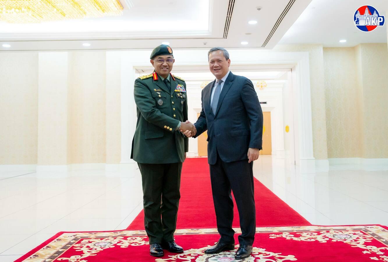 មេបញ្ជាការកងទ័ពម៉ាឡេស៊ី ជួបសម្ដេចហ៊ុន ម៉ាណែត ប្ដេជ្ញាធានាការអនុវត្តសន្តិភាពកម្ពុជា-ថៃ