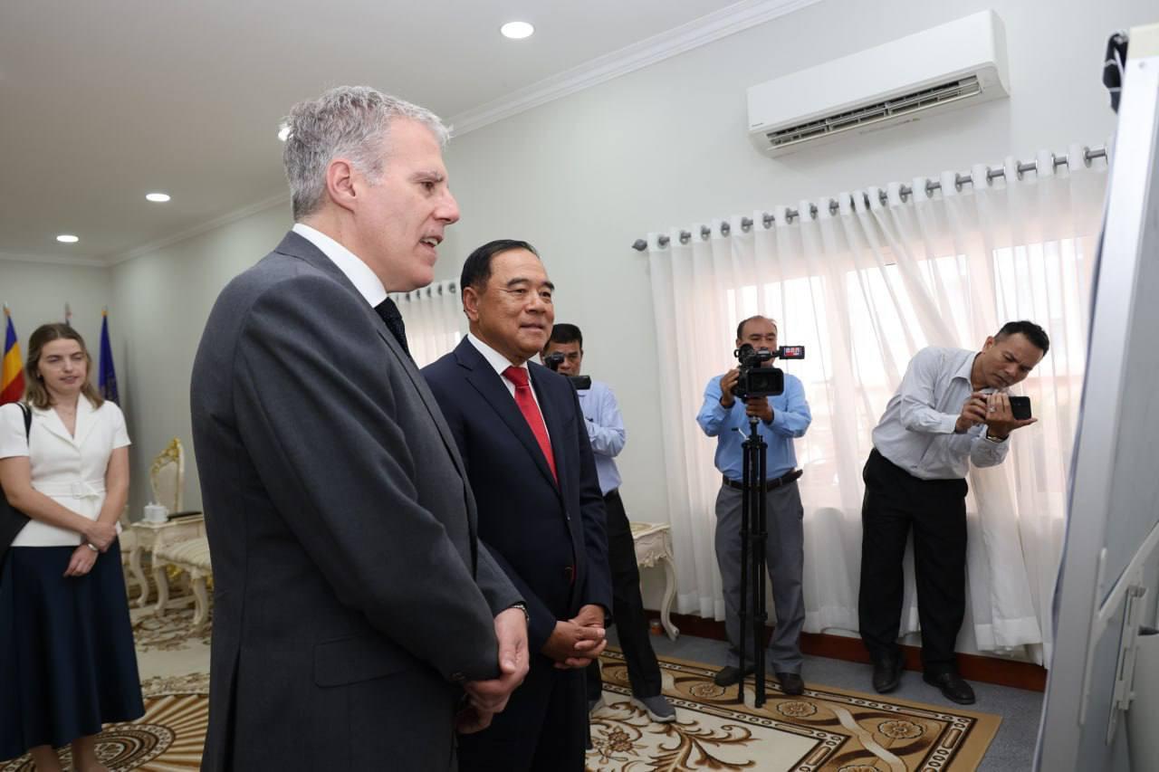 កាណាដាជាដៃគូយូរអង្វែងក្នុងការបោសសម្អាតមីននៅកម្ពុជា