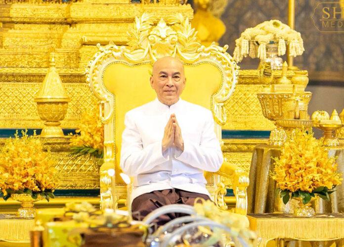 ព្រះមហាក្សត្រប្រោសព្រះរាជទាន ១០ម៉ឺនដុល្លារ ជួយកងទ័ពជួរមុខព្រំដែនកម្ពុជា-ថៃ