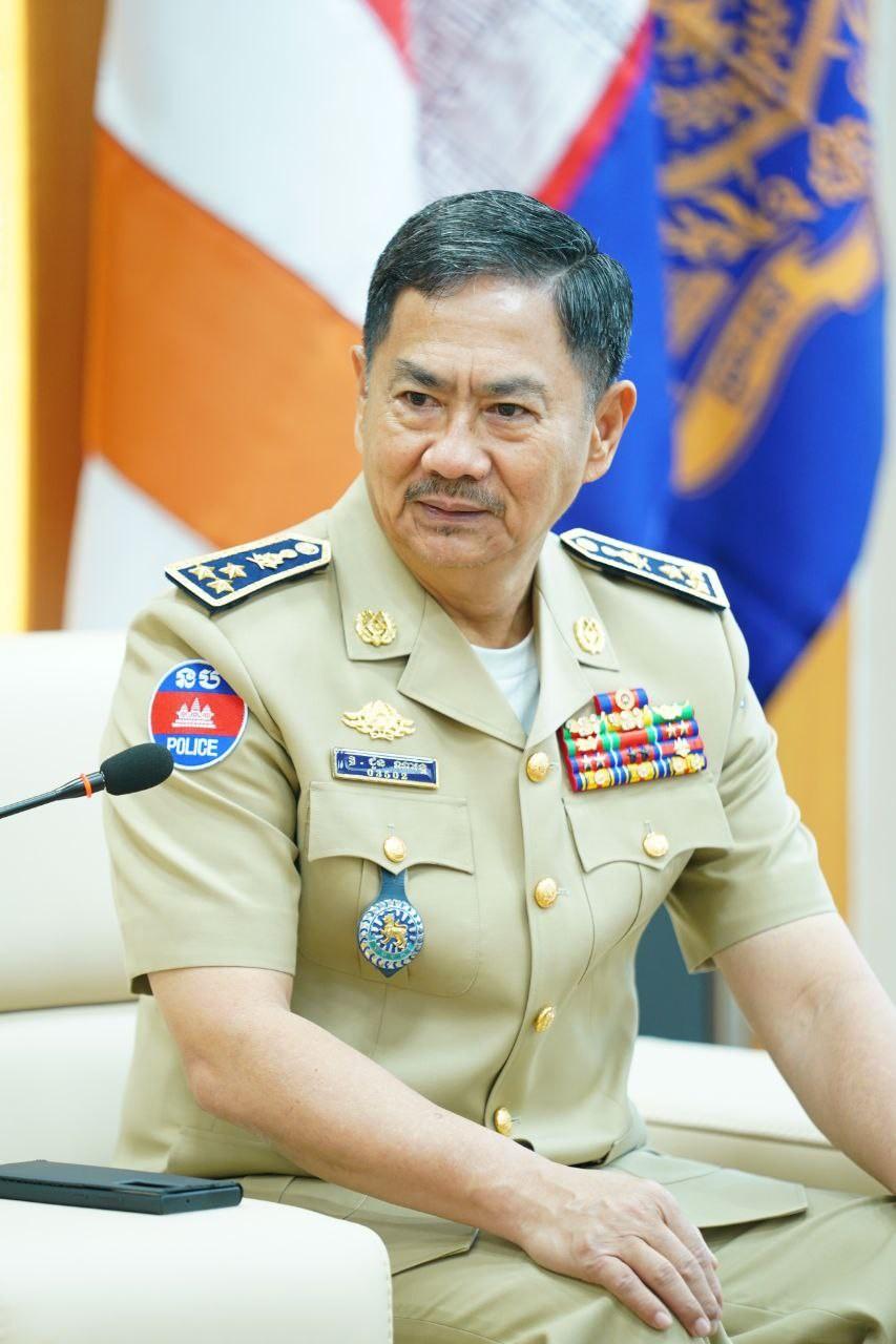 ឧត្តមសេនីយ៍ឯក ជួន ណារិន្ទ ហៅមកសួរនាំ បន្ទាប់ពីមានការចោទប្រកាន់លោកនាយប៉ុស្តិ៍នគរបាលជ្រោយចង្វារ មិនទទួលដោះស្រាយករណីបុរសចិនដេកលក់លើម៉ូតូកង់៣