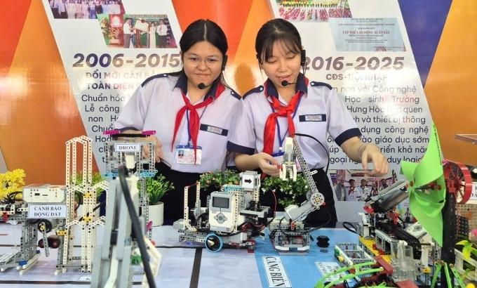 វៀតណាមចាប់ផ្តើមសាកល្បងបង្រៀន AI ក្នុងសាលារៀន ចាប់ពីថ្នាក់ទី១ ដល់ទី១២