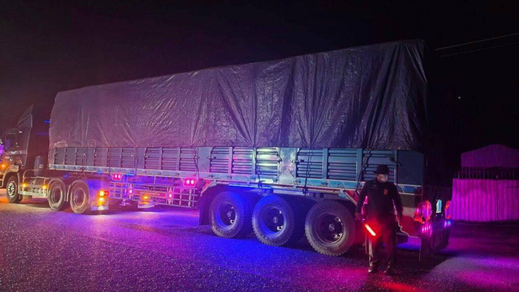 យានយន្តដឹកលើសទម្ងន់ ៣គ្រឿង ប៉ុនប៉ងគេចវាងស្ថានីយជញ្ជីង ត្រូវឃាត់ចាប់ពិន័យយ៉ាងតឹងរ៉ឹង