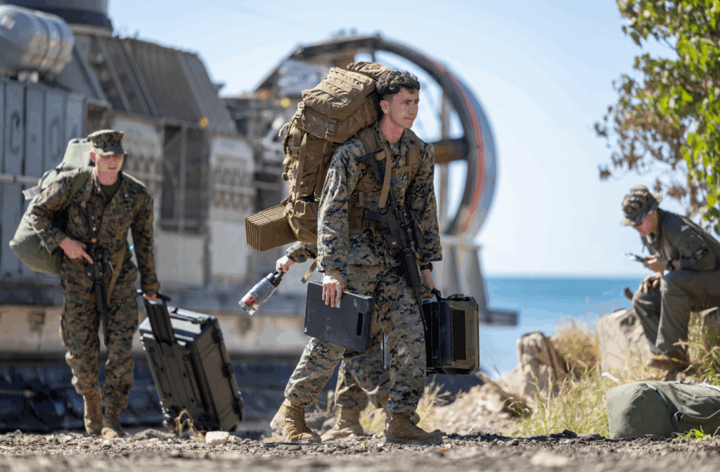 អាមេរិកបង្កើនកងទ័ពជិតវ៉េណេស៊ុយអេឡា ខណៈម៉ាឌូរ៉ូស្នើលែងទោសពេញលេញ