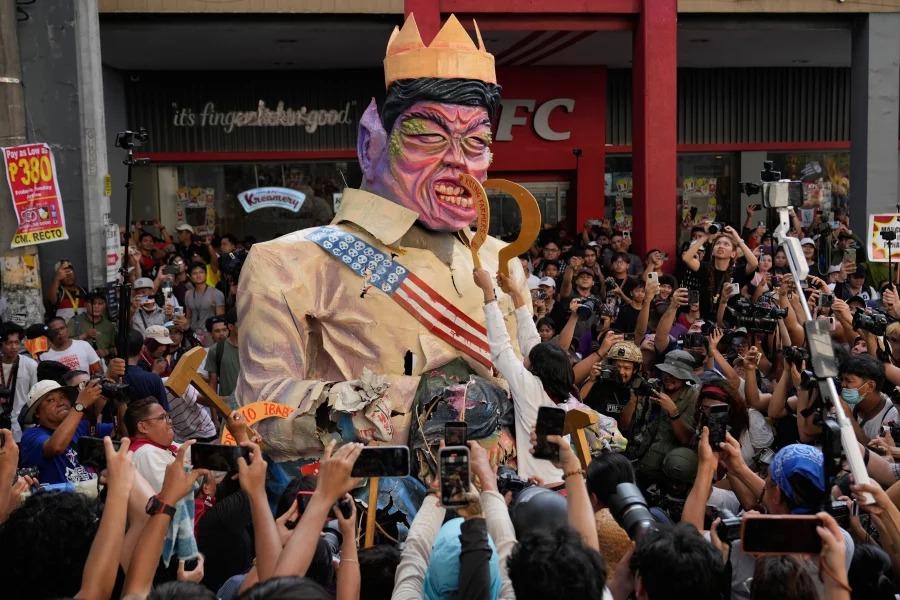 បាតុកម្មធំនៅហ្វីលីពីន ទាមទារកាត់ទោសមន្ត្រីពុករលួយ