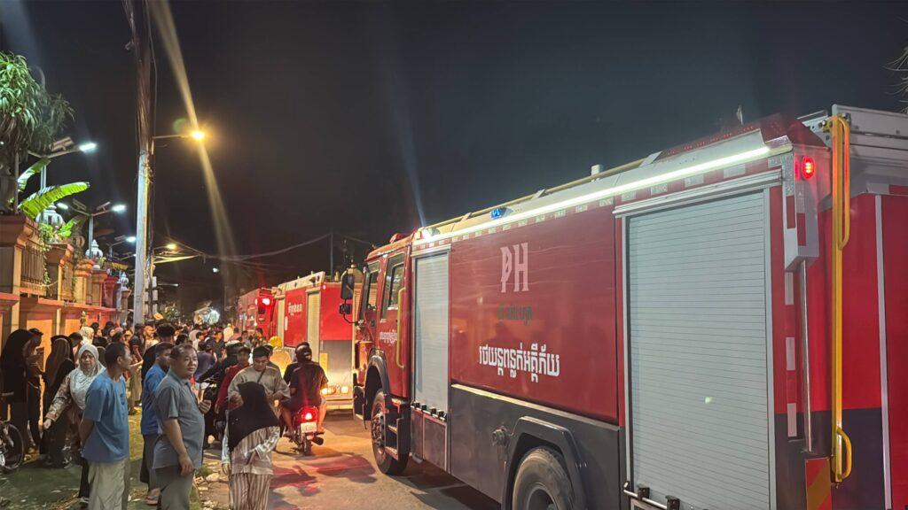 ភ្លើងឆេះផ្ទះឈើ៥ខ្នងនៅព្រែកប្រា បង្កខូចខាតធ្ងន់ធ្ងរ