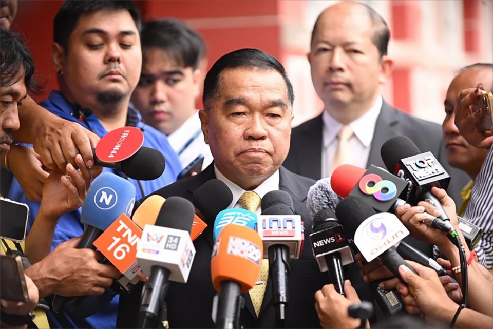 រដ្ឋមន្ត្រីការពារជាតិថៃបដិសេធបទឈប់បាញ់ ដាក់លក្ខខណ្ឌថាកម្ពុជាត្រូវបញ្ឈប់សកម្មភាពអរិភាពទាំងស្រុង