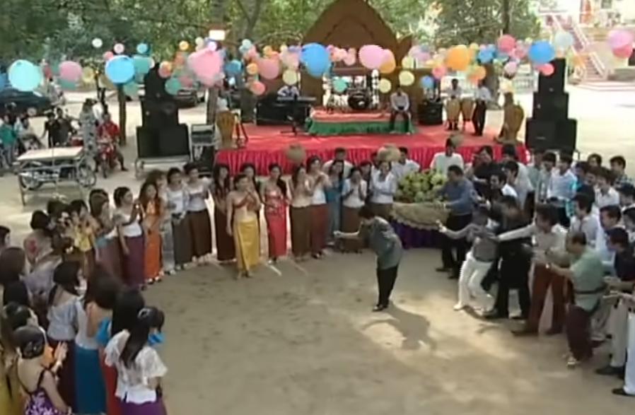 ល្បែងប្រជាប្រិយខ្មែរ «បោះអង្គញ់» កម្សាន្តពេលចូលឆ្នាំថ្មី