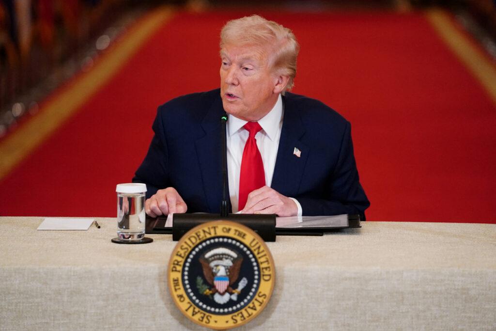 ត្រាំអះអាង៖ កងទ័ពអ៊ីរ៉ង់រលាយសូន្យ នាវាទាំងអស់លិចបាតសមុទ្រ