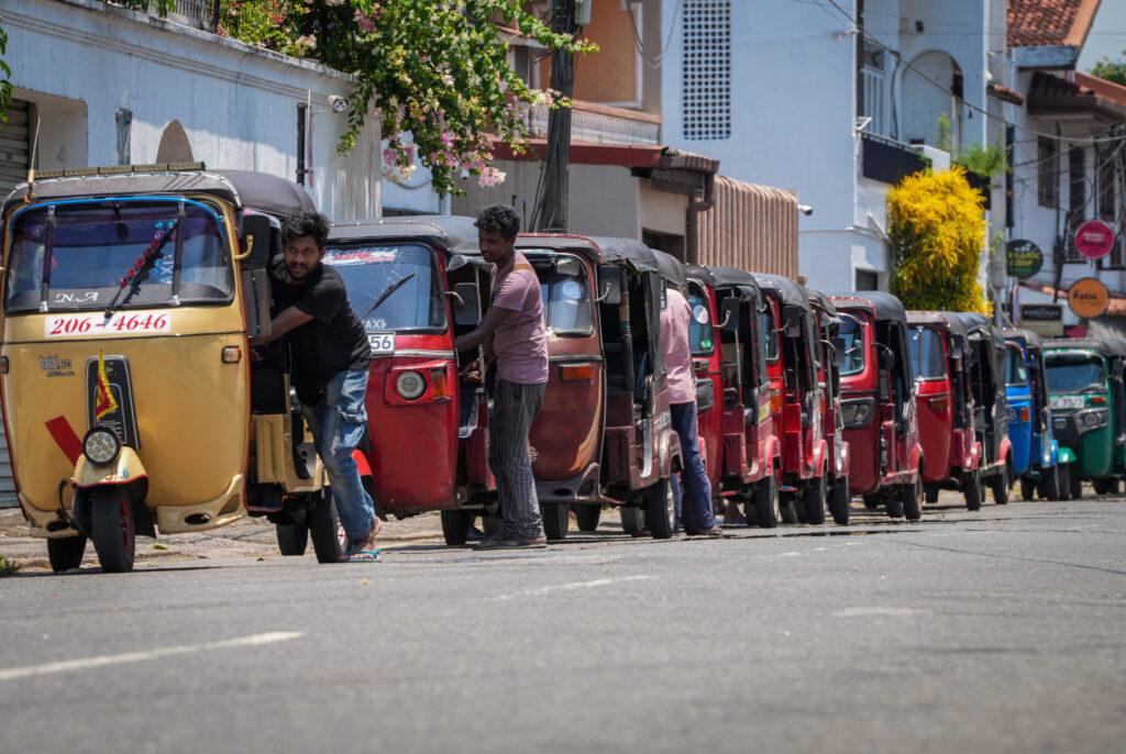 ស្រីលង្កាប្រឈមវិបត្តិប្រេងសាំងធ្ងន់ធ្ងរ កាត់ថ្ងៃធ្វើការនៅត្រឹម៤ថ្ងៃក្នុងសប្ដាហ៍