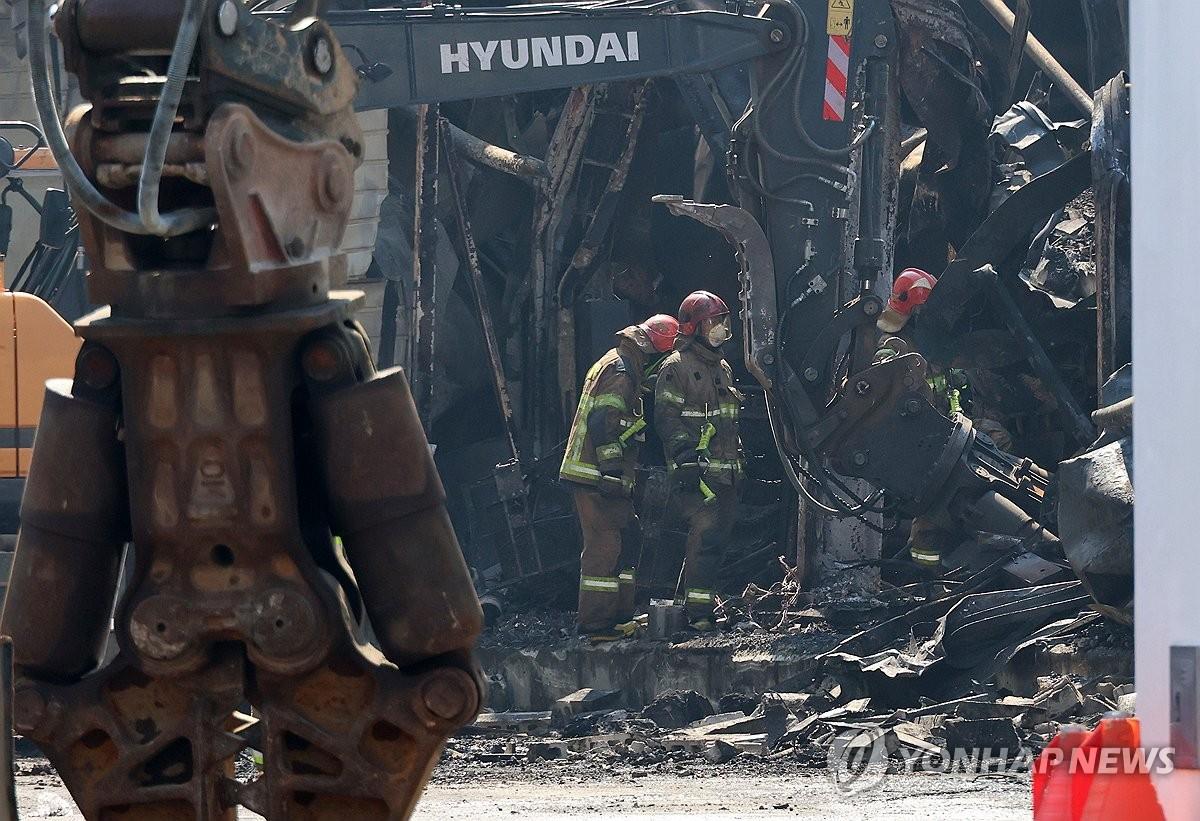 អគ្គិភ័យធំឆាបឆេះរោងចក្រឡានកូរ៉េខាងត្បូង ស្លាប់១១នាក់ បាត់ខ្លួន៣នាក់