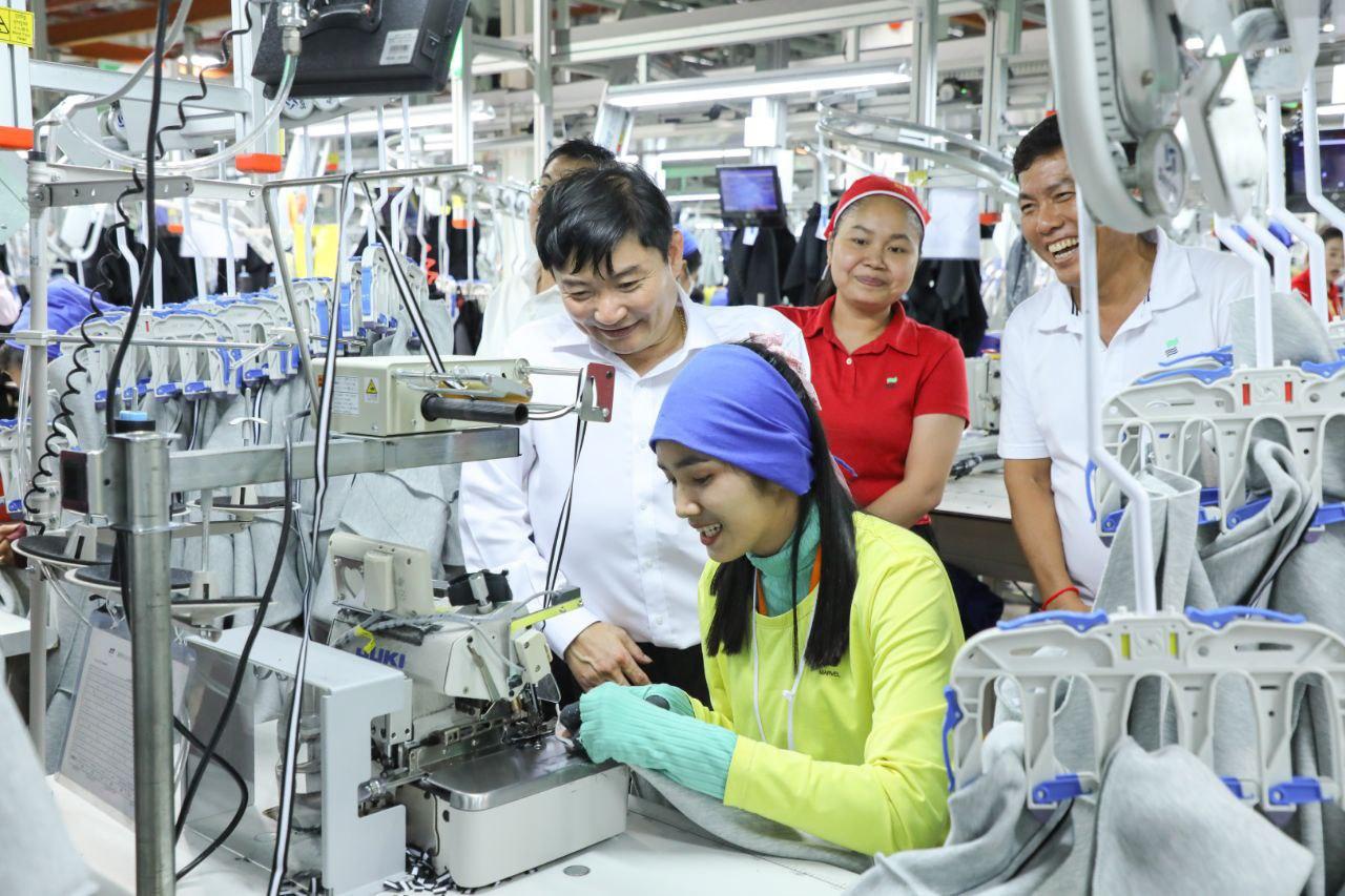 ឱកាសការងារច្រើនជាង ៥,០០០ កន្លែង រង់ចាំអតីតពលករត្រឡប់ពីថៃ និងអ្នកស្វែងរកការងារនៅខេត្តកំពង់ឆ្នាំង និងកំពង់ធំ