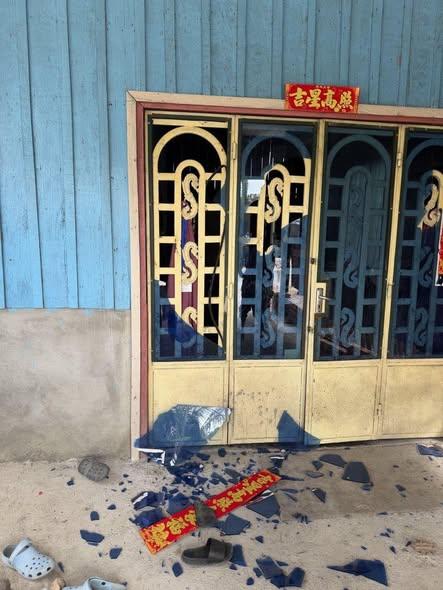 ក្មេងទំនើង ២នាក់ជាសិស្សសាលា ត្រូវឃាត់ខ្លួនក្រោយវាយបំផ្លាញផ្ទះពលរដ្ឋនៅតាខ្មៅ