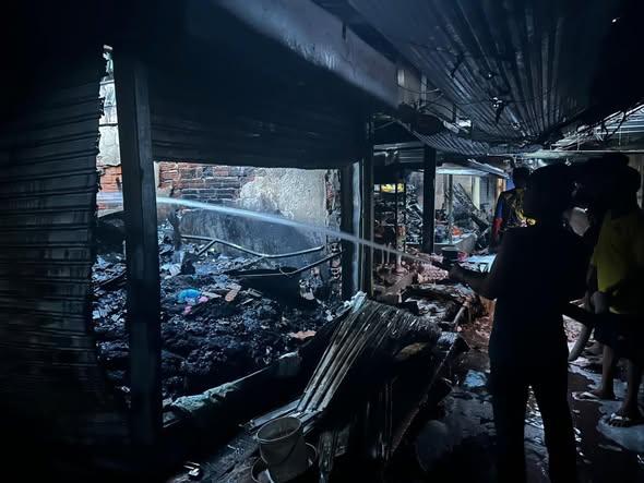 អគ្គិភ័យឆេះផ្សារវាលយន្តស្វាយរៀង ខូចខាតអស់១៨តូបពាណិជ្ជកម្ម