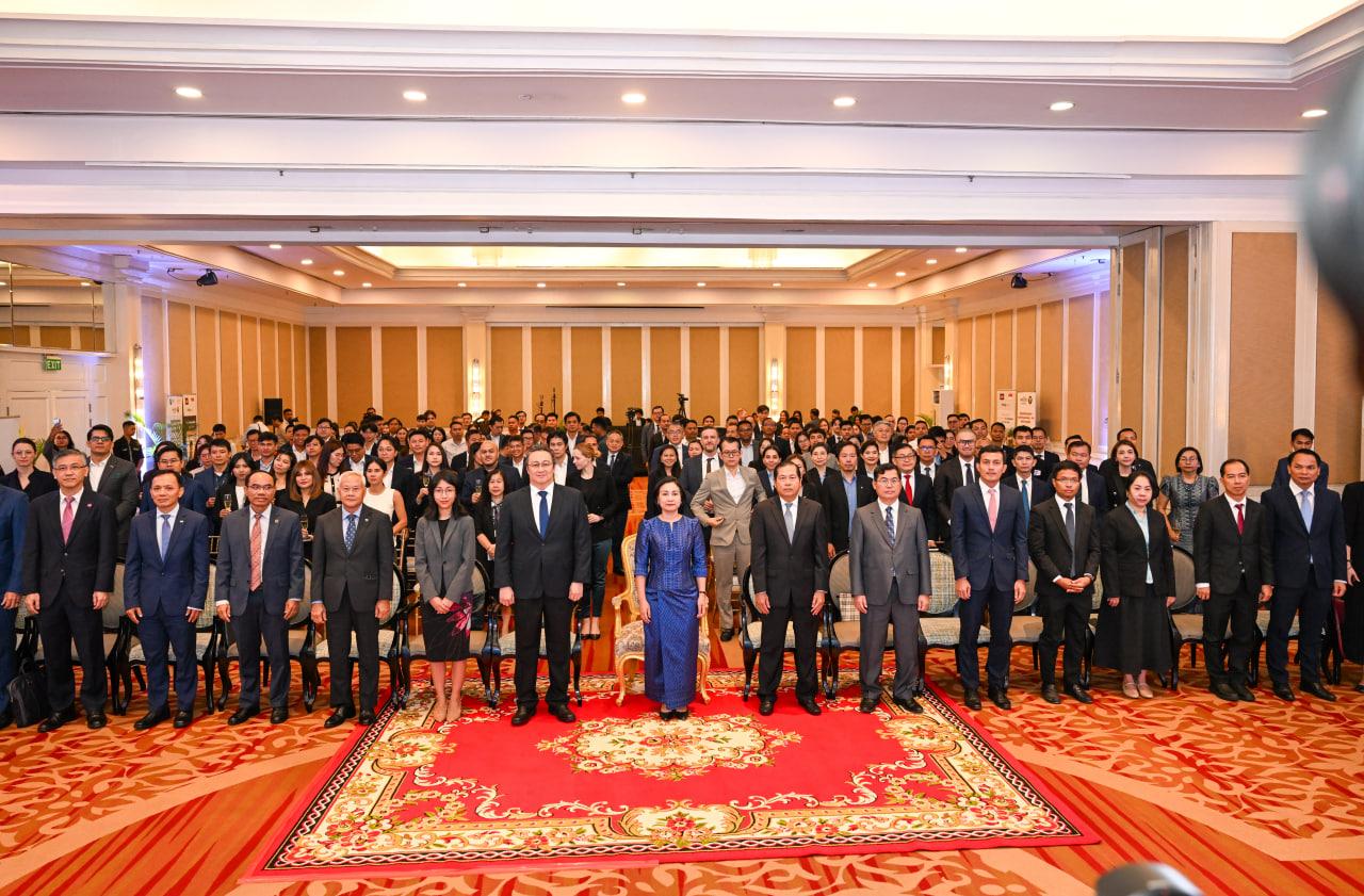 កម្ពុជា-សិង្ហបុរី បើកផ្លូវទូទាត់ QR ឆ្លងដែនដំណាក់កាលទី២ សម្រួលពាណិជ្ជកម្មរាប់លានដុល្លារ