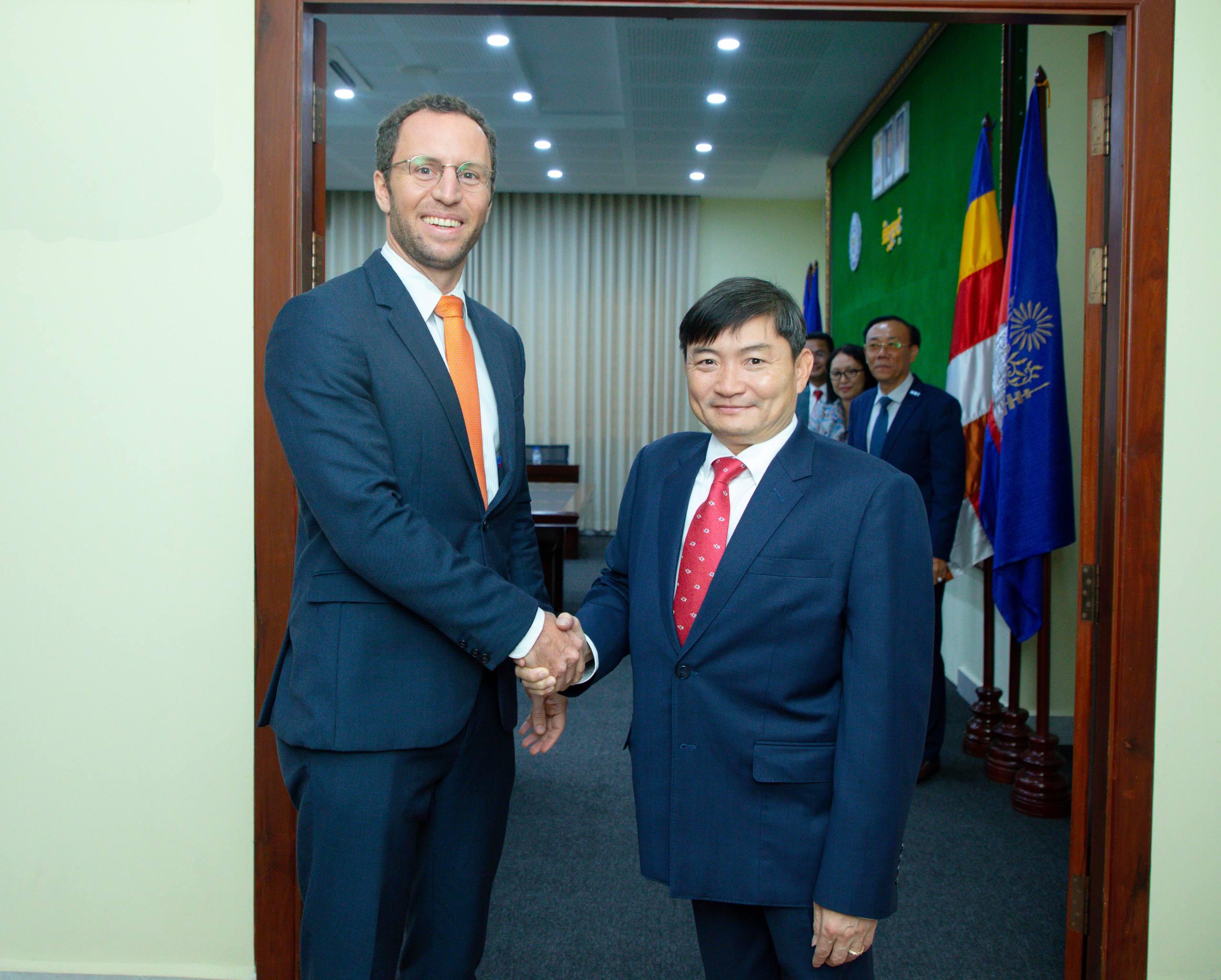 កម្ពុជា-លុចសំបួ រួមគ្នាអភិវឌ្ឍជំនាញយុវជននៅតំបន់ដាច់ស្រយាល