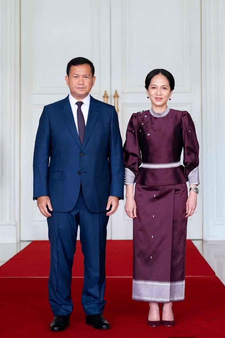 សម្តេចធិបតី និងលោកជំទាវបណ្ឌិត ជួយព្យាបាលភ្នែកដល់យាយអ៊ំពីខេត្តកំពង់ស្ពឺ