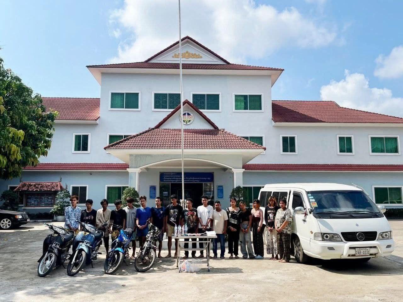 ចាប់ខ្លួនបណ្តាញគ្រឿងញៀនធំ១៦នាក់ រកឃើញម៉ាទឹកកក១៧កញ្ចប់នៅផ្ទះសំណាក់ខេត្តកណ្តាល