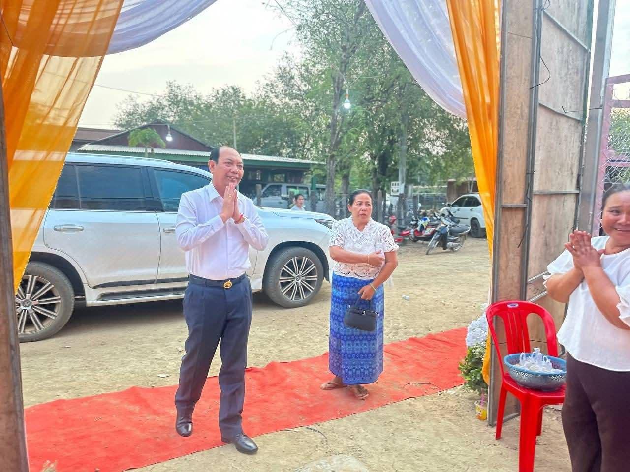 អភិបាលខេត្តស្ទឹងត្រែង និងក្រុមការងាររាជរដ្ឋាភិបាល ចូលរួមបុណ្យ១០០ថ្ងៃវីរៈនគរបាលដែលពលីជីវិតនៅមុខទិសមុំបី