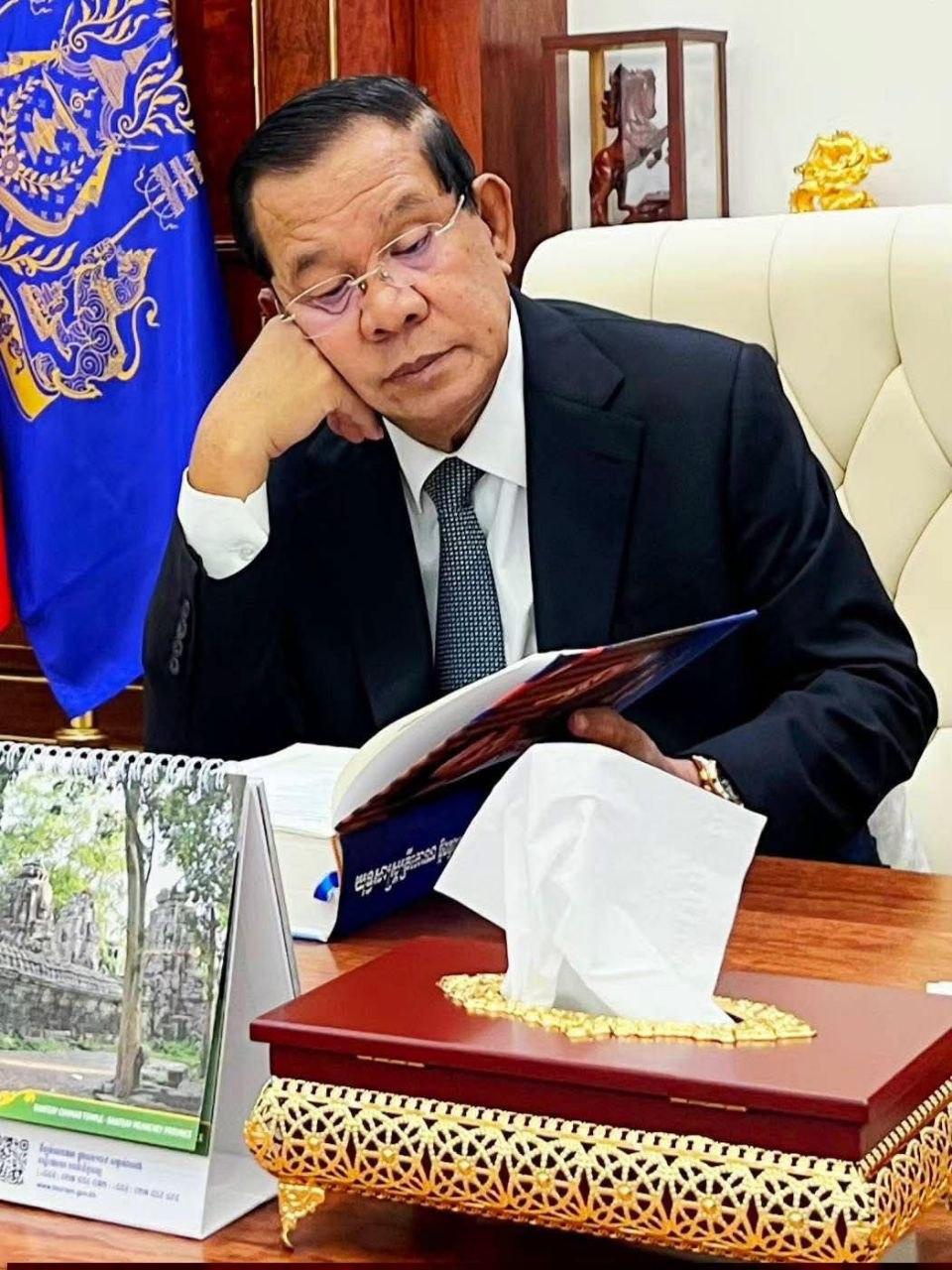 សម្តេចតេជោ ហ៊ុន សែន ដាស់តឿនពលរដ្ឋកុំចាញ់បោកពួកបង្កើតហ្វេសប៊ុកក្លែងក្លាយ