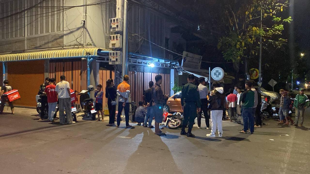 ម៉ូតូពីរគ្រឿងបុកគ្នាខ្លាំងនៅផ្លូវបំបែកជាបួន បណ្តាលឱ្យរបួស៦នាក់