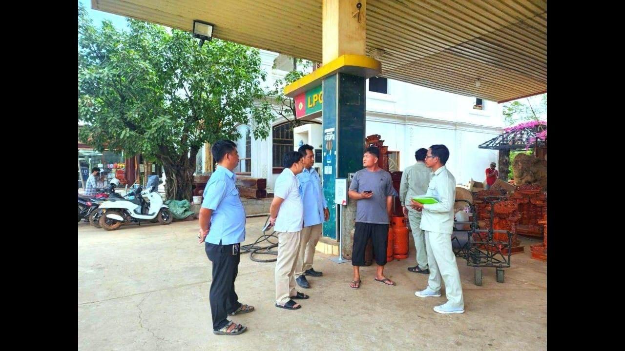 រកឃើញស្ថានីយប្រេង ២០កន្លែងនៅខេត្តកំពត លក់លើសតម្លៃកំណត់ ៤-៥ពាន់រៀលក្នុង១លីត្រ