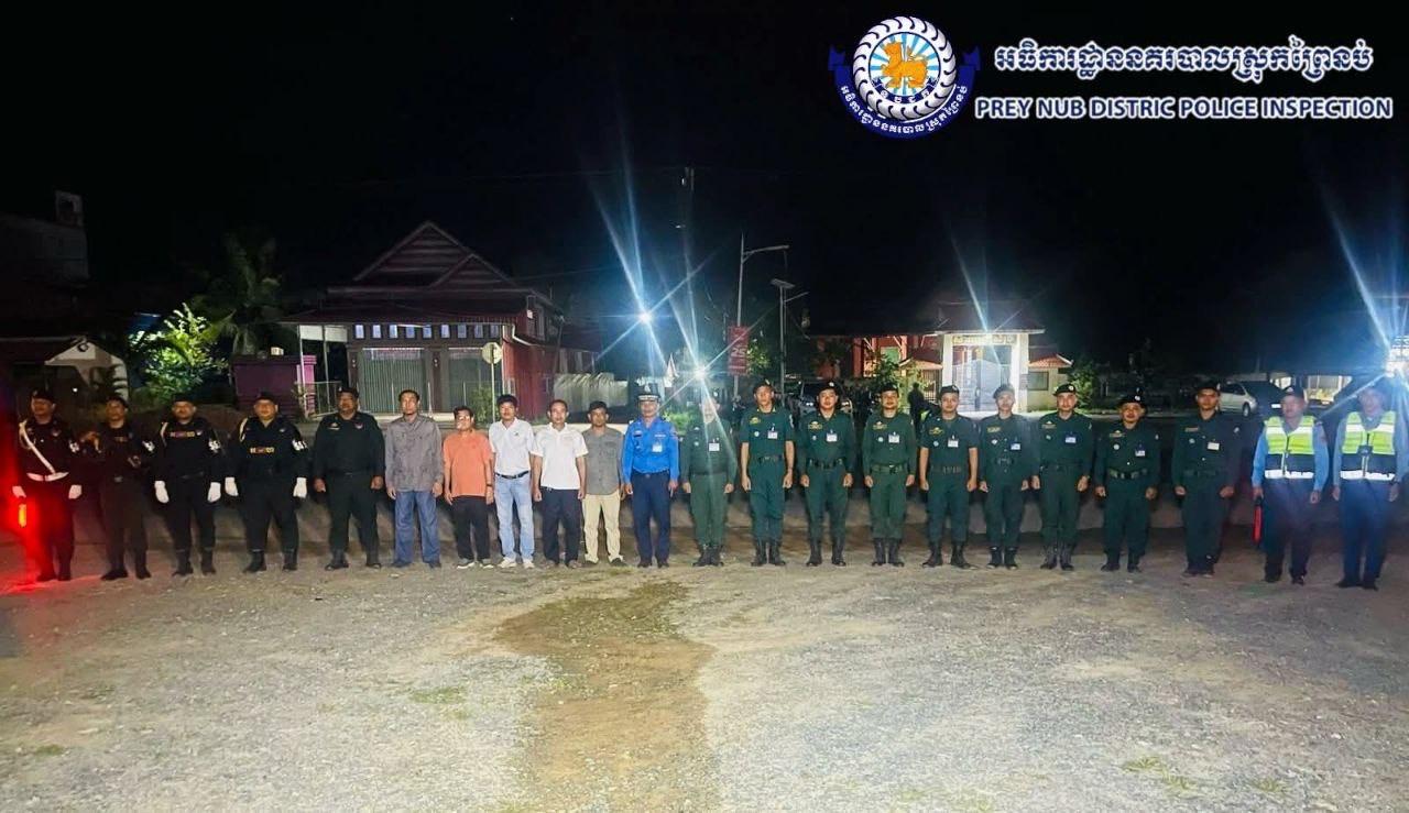 នគរបាលព្រៃនប់ចុះត្រួតពិនិត្យយានយន្តយប់យូរ រកអាវុធផ្ទុះ និងគ្រឿងញៀន តែមិនឃើញបទល្មើសអ្វី