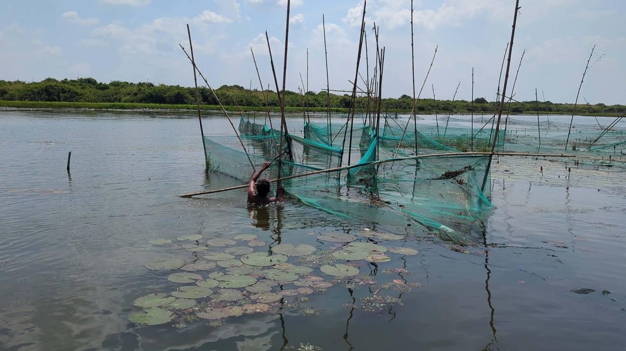 អាជ្ញាធរជលផលកំពង់ចាមបង្ក្រាបបទល្មើសនេសាទខុសច្បាប់ ២ករណីនៅស្រុកព្រៃឈរ