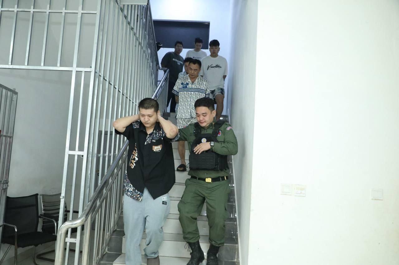 ជាង ៨ខែប្រយុទ្ធ! ទីតាំងឆបោកអនឡាញជាង ២០០កន្លែង រួមទាំងកាស៊ីណូត្រូវបិទខ្ទប់ ជួយសង្រ្គោះជនរងគ្រោះរាប់រយនាក់