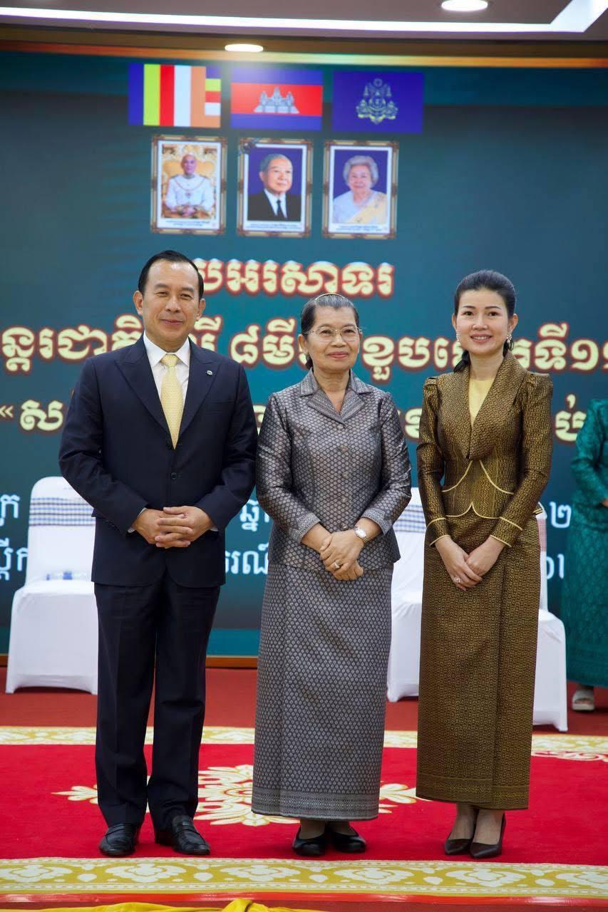 សម្តេច ម៉ែន សំអន លើកយកសន្តិភាពជាគ្រឹះសម្រាប់សុខុមាលភាពស្ត្រីនិងគ្រួសារ ក្នុងពិធីទិវានារីអន្តរជាតិ