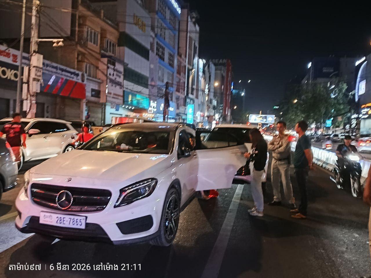 រថយន្ត BYD បុកពីក្រោយសឺដេសនៅទួលគោក បណ្តាលឲ្យខូចខាតធ្ងន់