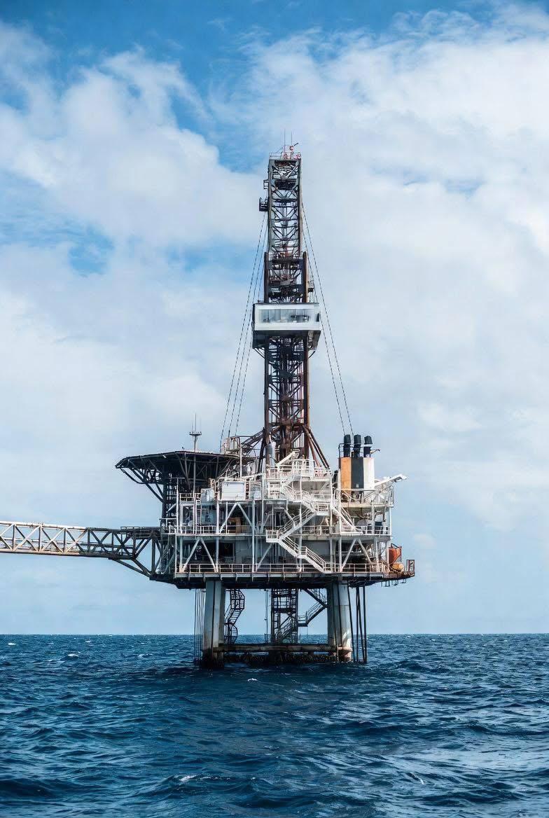 Trump ប្រើអំណាចប្រធានាធិបតី លុបចោលឧបសគ្គបៃតង California ដើម្បីបើកផ្លូវឱ្យវេទិកាប្រេងដ៏ធំចាប់ផ្តើមឡើងវិញ