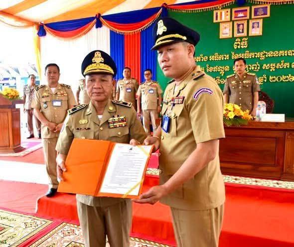 តាកែវ៖ លោកវរសេនីយ៍ទោ មូល សារ៉ាត់ ត្រូវបានតែងតាំងជាអធិការនគរបាលស្រុកបាទី ជំនួសមន្ត្រីដែលមានបញ្ហាដឹកនាំ