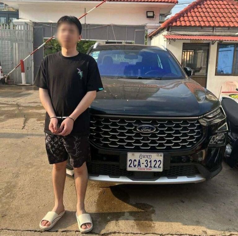 ជនជាតិចិនវាយសម្លាប់ជនជាតិចិនដូចគ្នា រុំកម្រាលពូកបោះចោលកណ្តាលផ្លូវ