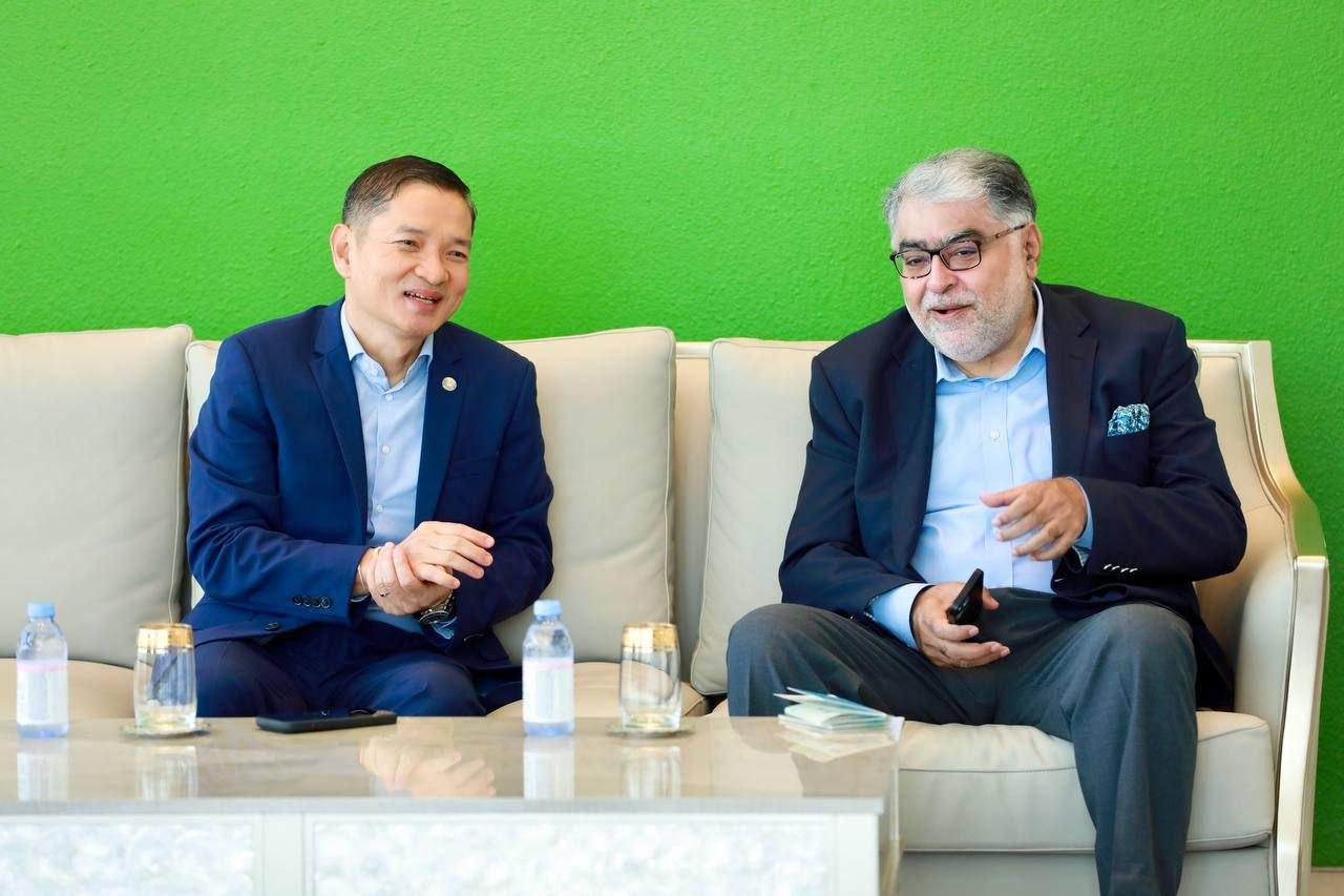 កម្ពុជារៀនបទពិសោធពីសិង្ហបុរី ដើម្បីបង្កើតអត្តសញ្ញាណឌីជីថលជាតិ