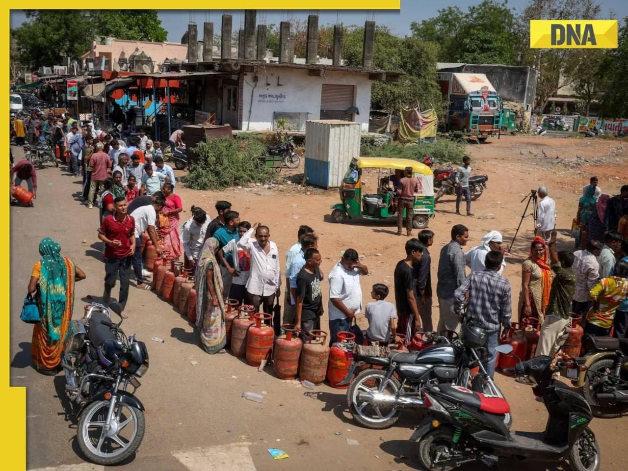 ឥណ្ឌាកំពុងជួបវិបត្តិថាមពលធ្ងន់ធ្ងរ៖ ប្រជាជនឈរជួរយូរនៅស្ថានីយ៍ប្រេង ខណៈកង្វះឧស្ម័ន LPG កើតឡើង