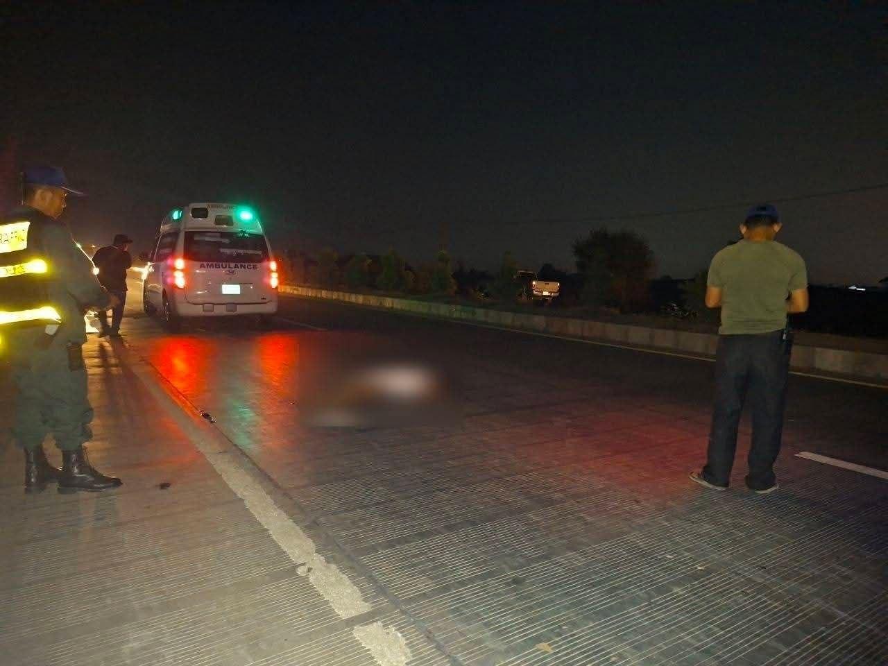 រថយន្តអណ្តែតអណ្តូងបុកម៉ូតូកិនអូស៣០ម៉ែត្រ បណ្តាលឲ្យកម្មករស្លាប់ភ្លាម តៃកុងរត់គេចបាត់ស្រមោល