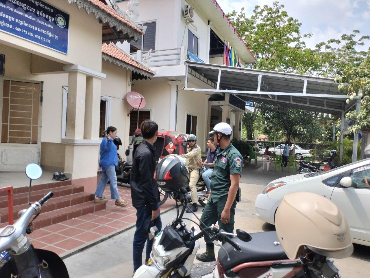 ក្មេងទំនើង២នាក់ត្រូវឃាត់ខ្លួនក្រោយពីដេញវាយកាប់គ្នានៅសែនសុខ