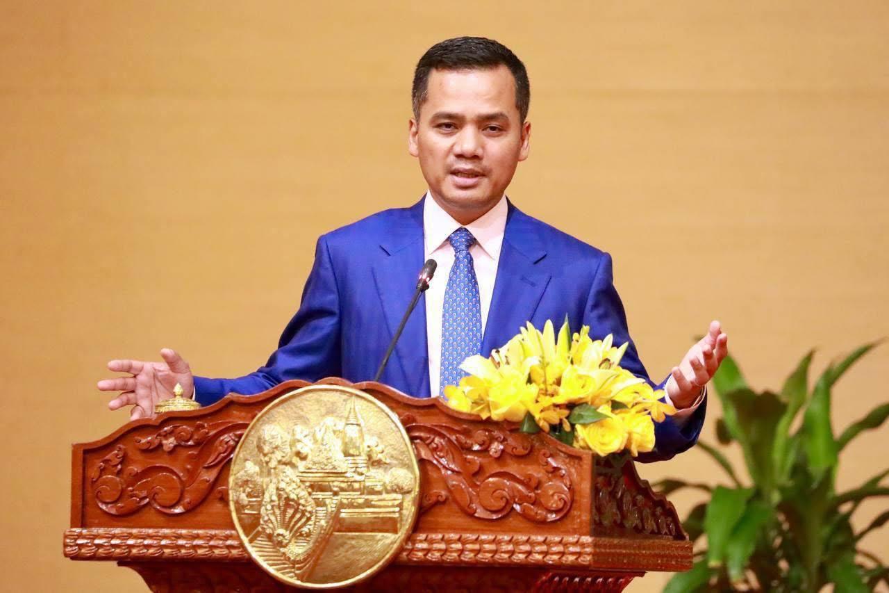 ឧបនាយករដ្ឋមន្ត្រី ស សុខា បញ្ជាផ្អាកការផាកពិន័យចរាចរណ៍ តែនគរបាលនៅតែបន្តធ្វើដដែល