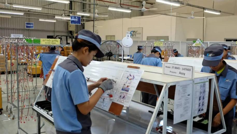 រាជរដ្ឋាភិបាលបញ្ចុះពន្ធគយយ៉ាងខ្លាំងលើរថយន្តអគ្គិសនី និងប្រព័ន្ធថាមពលសូឡា