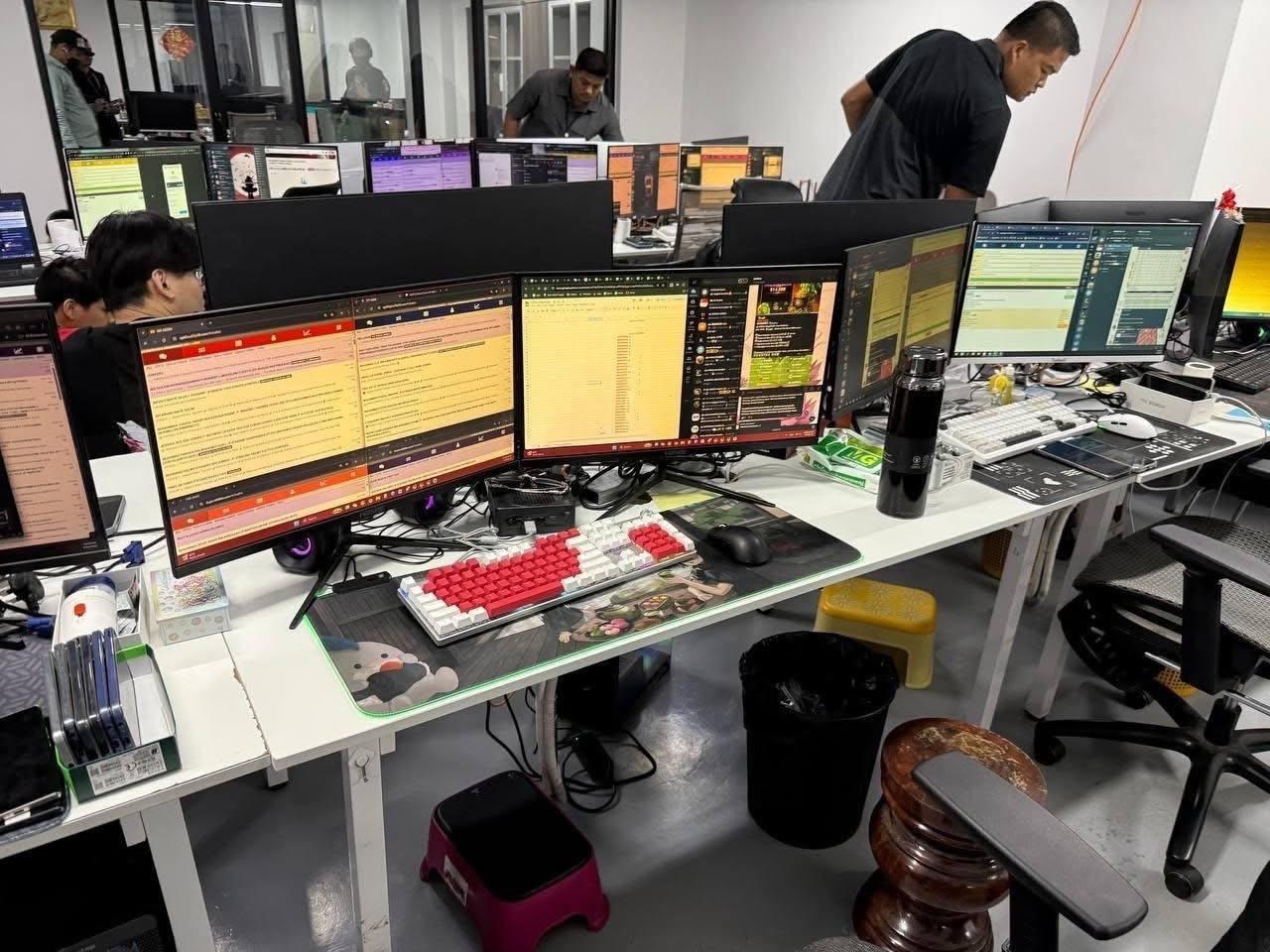 រកឃើញជនបរទេសជាង៥០នាក់ក្នុងប្រតិបត្តិការបង្ក្រាប Online Scam នៅសែនសុខ