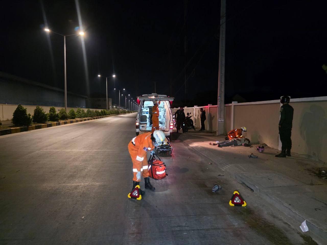 អាយុក្មេង២៩ឆ្នាំរងរបួសធ្ងន់បន្ទាប់ពីបុកលូដោយសារជិះម៉ូតូលឿនជ្រុល