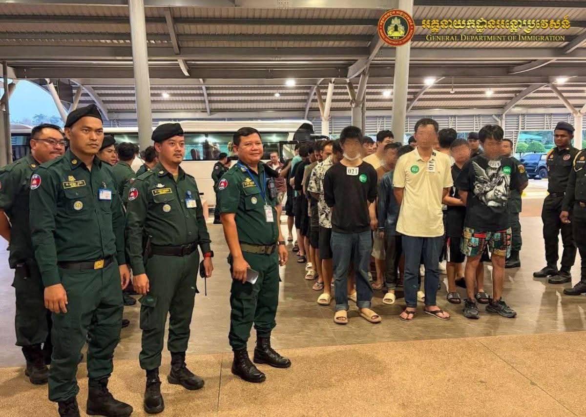 កម្ពុជាបណ្ដេញជនជាតិចិន ៥០០នាក់ ពាក់ព័ន្ធករណីឆបោកតាមប្រព័ន្ធអនឡាញ