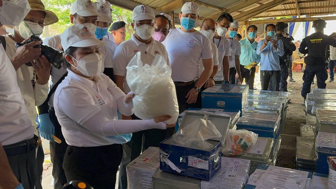 តុលាការកោះកុងផ្តន្ទាទោសជនញៀន ១២នាក់ជីវិតកាត់ពន្ធ ករណីថ្នាំញៀនជាង ៤តោន