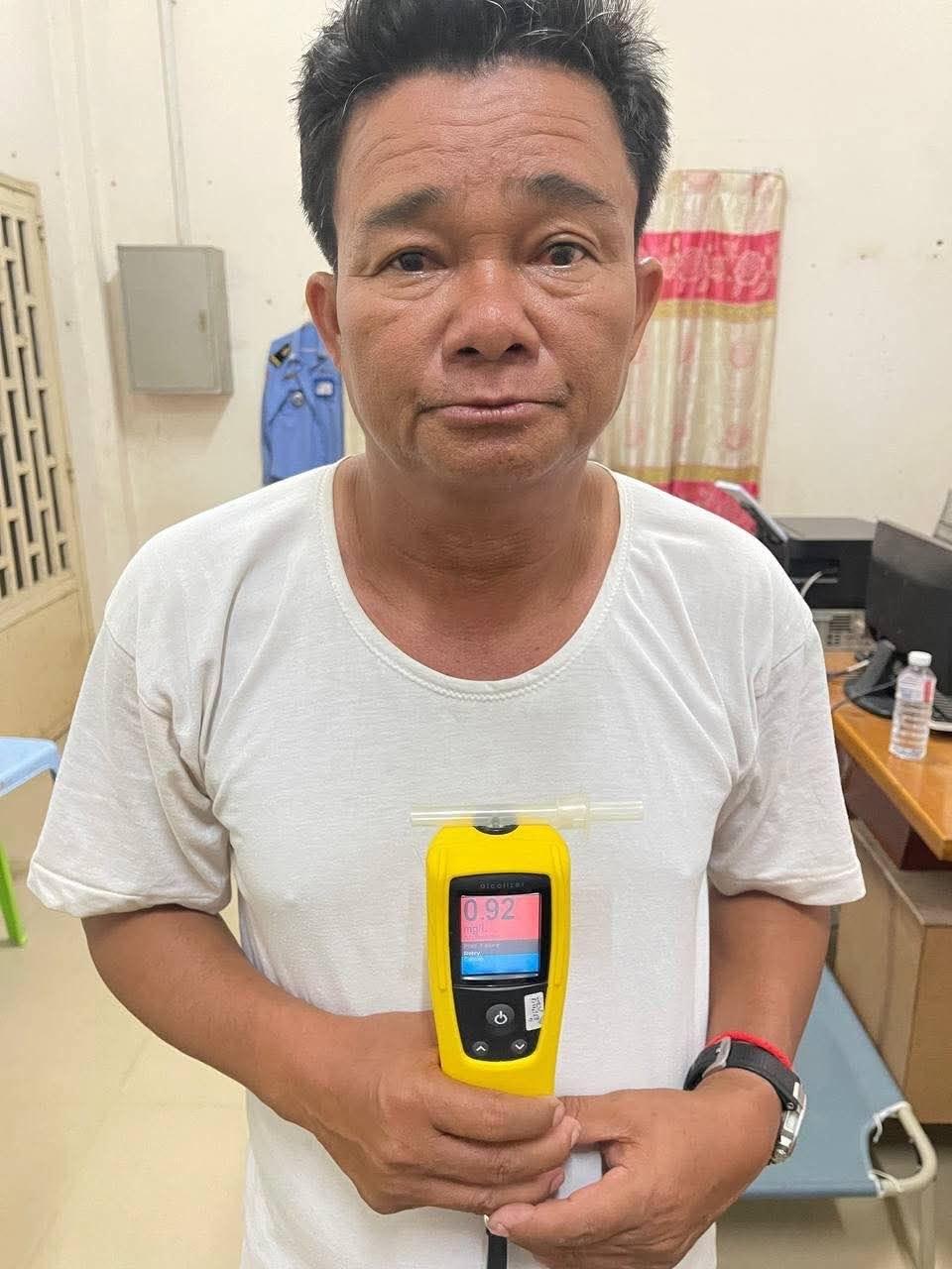 ស្មៀនឃុំមានជាតិស្រវឹង 0.92 mg/L បុកម៉ូតូពីក្រោយ ធ្វើឲ្យម្នាក់ស្លាប់ និងម្នាក់របួសនៅក្រុងច្បារមន